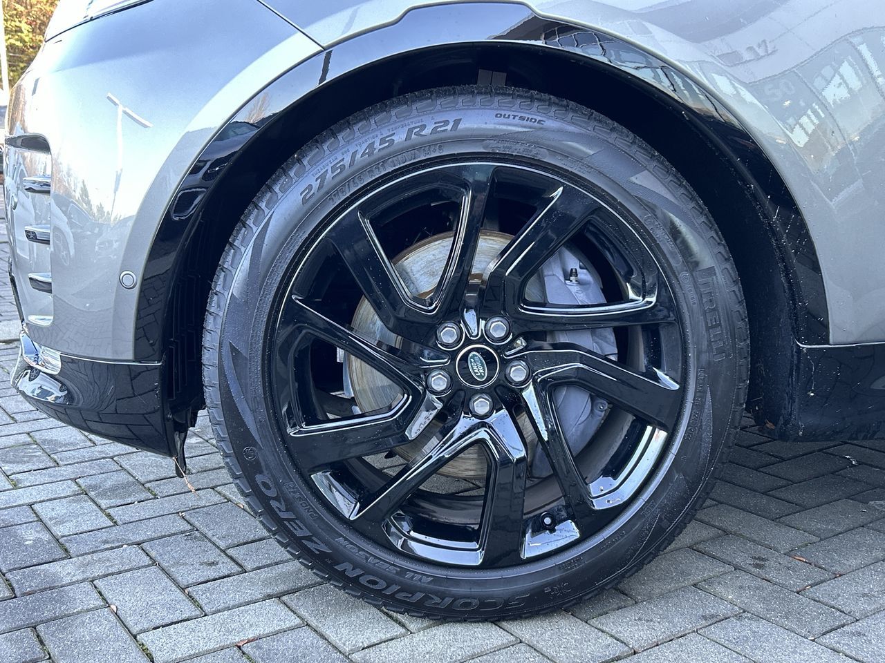 2023 Land Rover Discovery in Vancouver, British Columbia