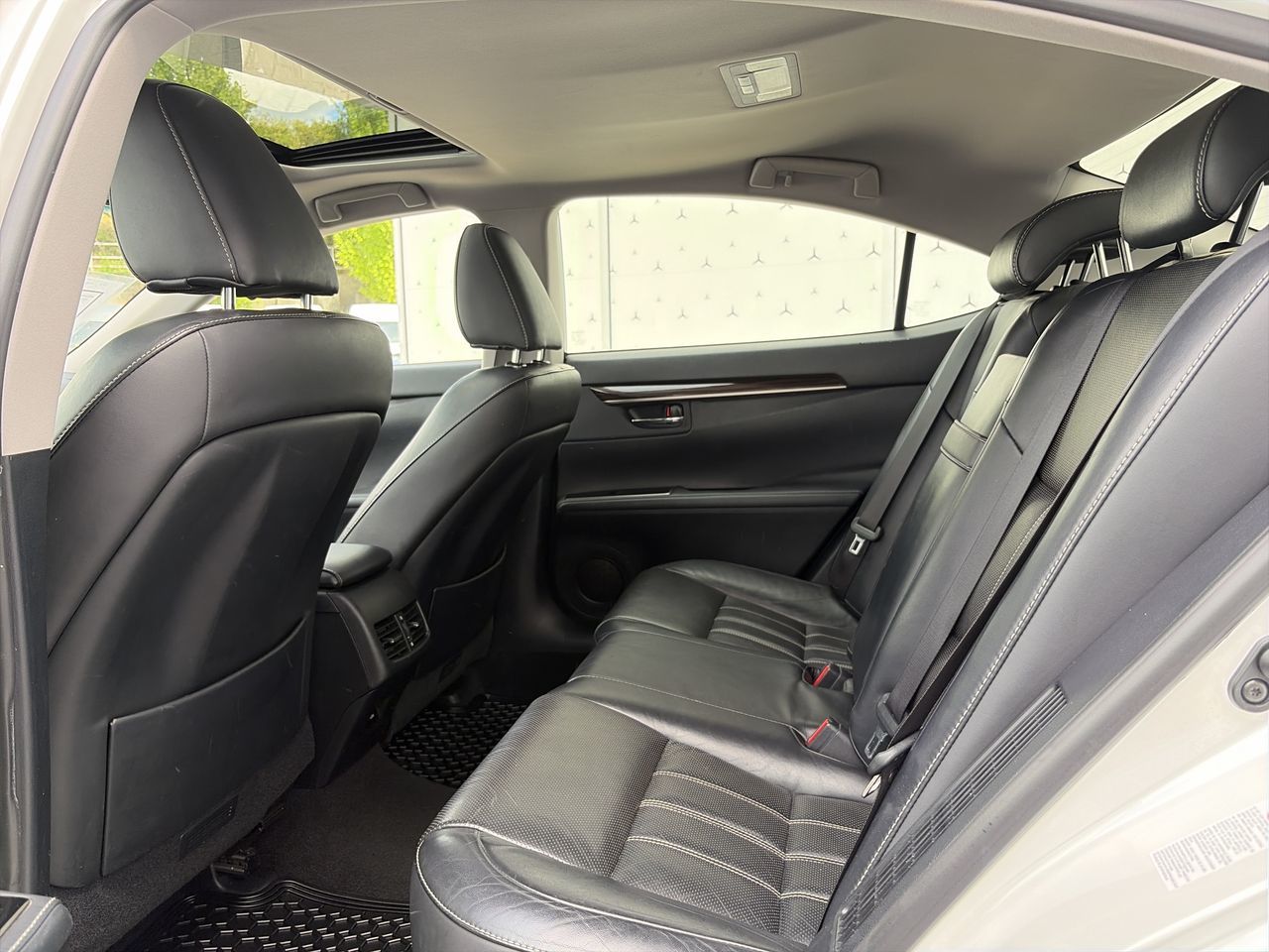2017  ES300h