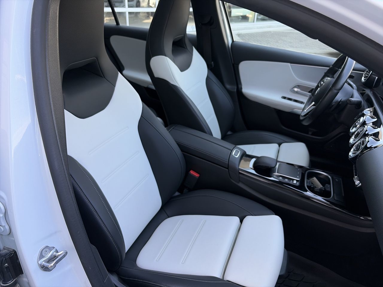 2022  A250
