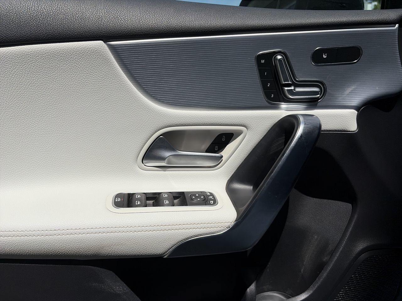 2022  A250