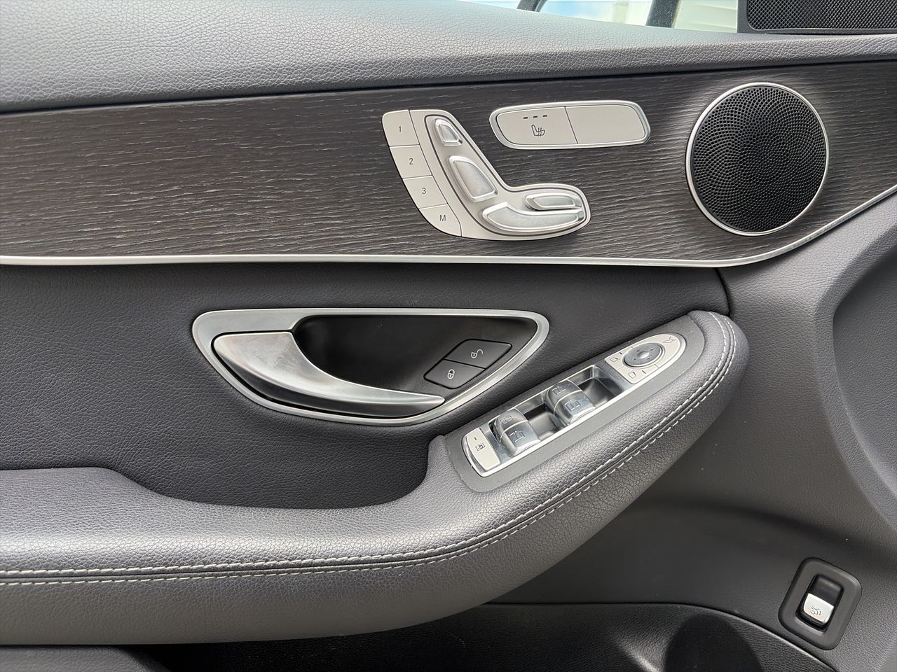 2020  C300