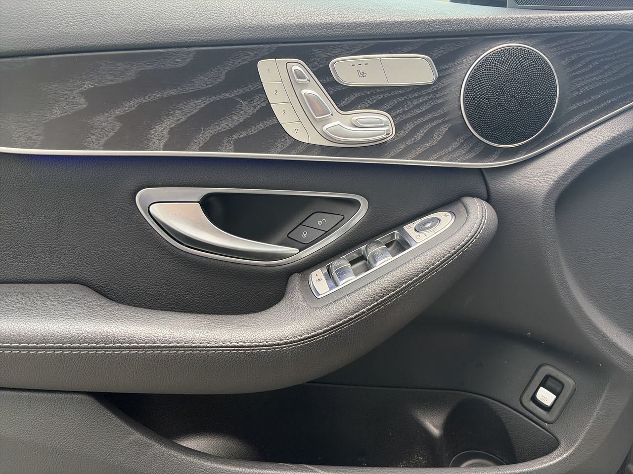 2020 Mercedes-Benz C300
