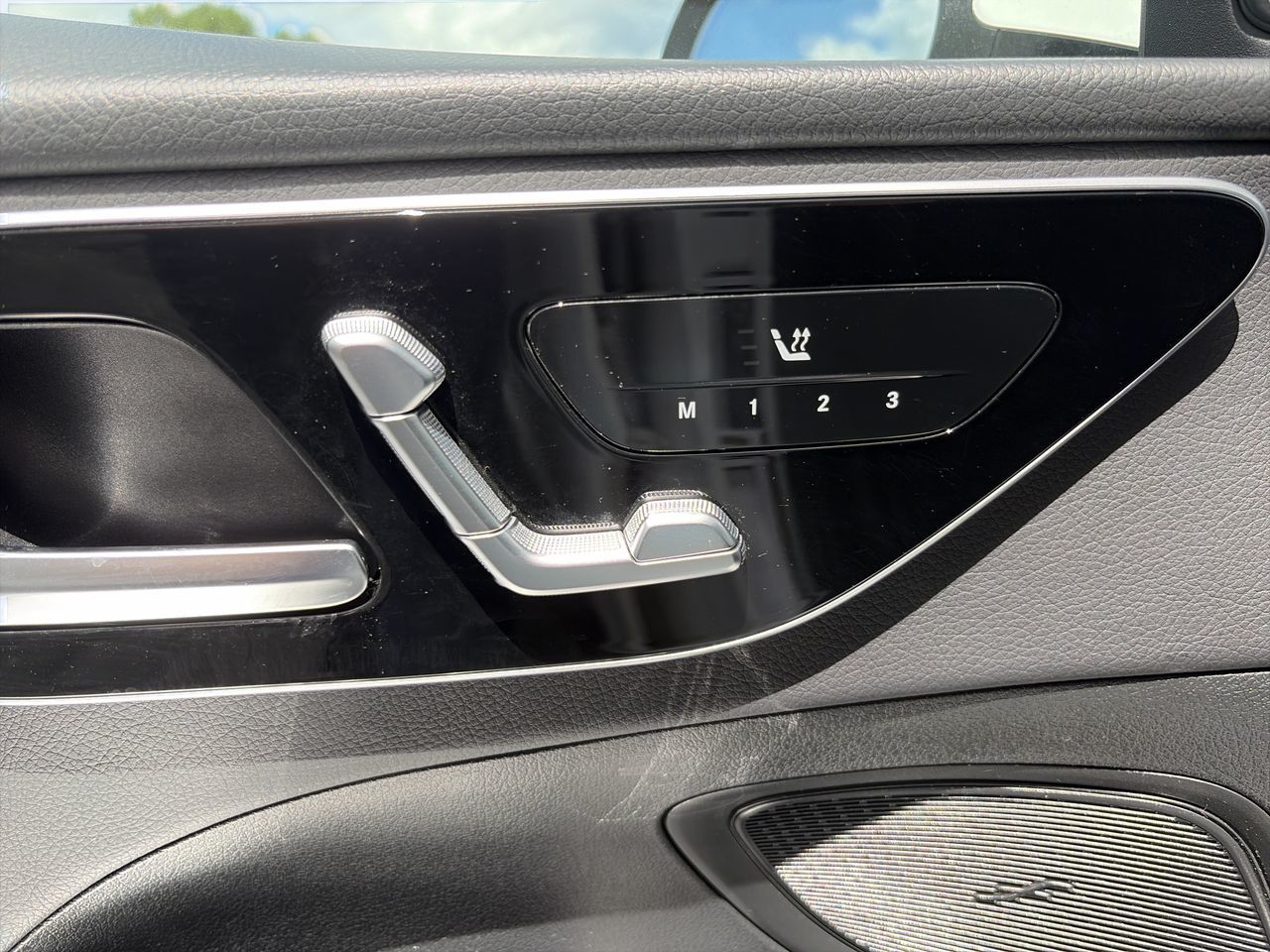 2022  C300