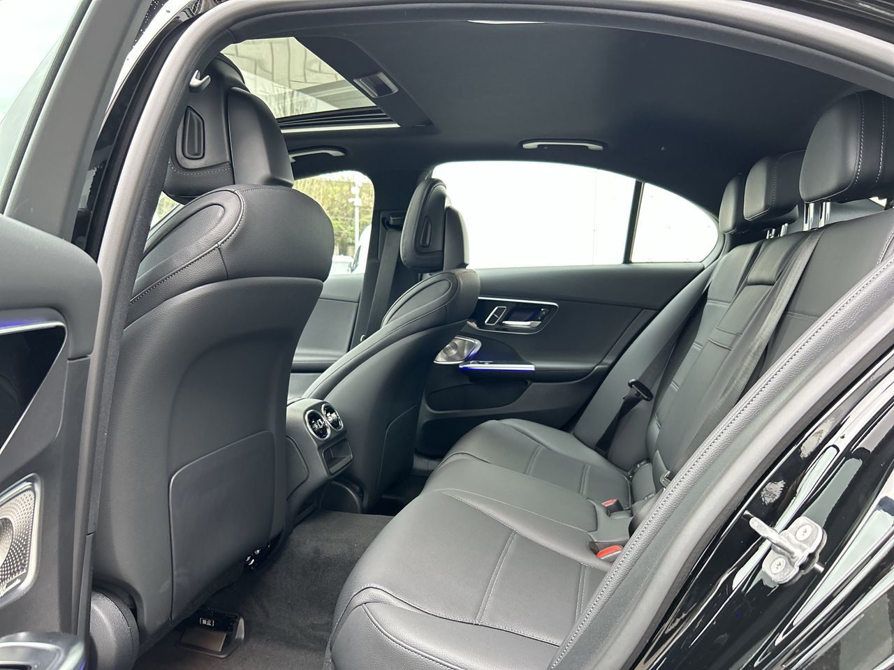Mercedes-Benz C300  2025 à Vancouver, Colombie-Britannique