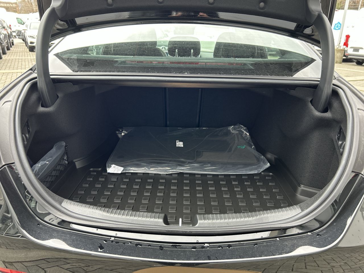Mercedes-Benz C300  2025 à Vancouver, Colombie-Britannique