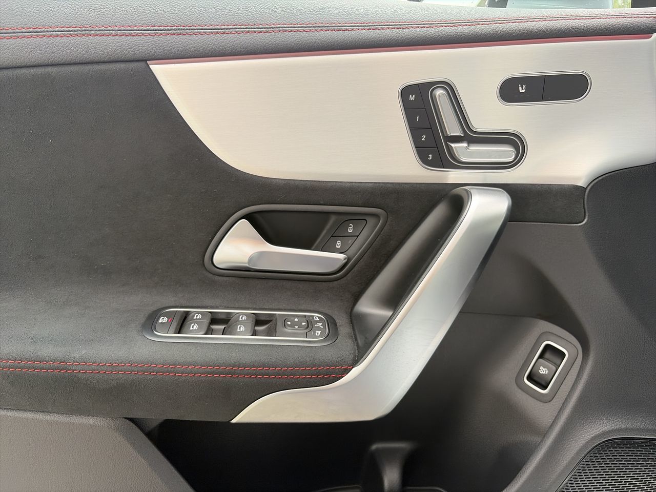 2025  CLA250