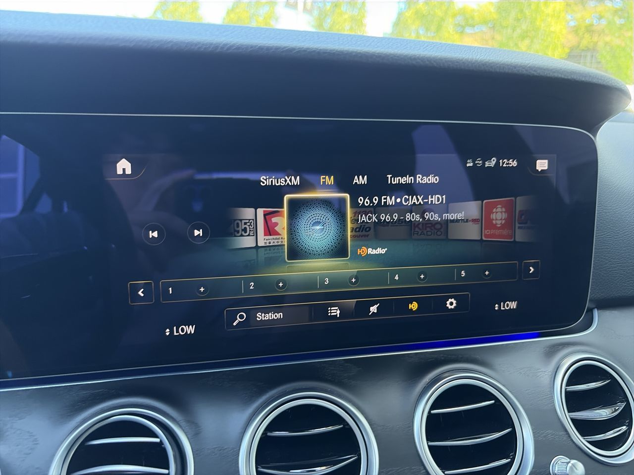 2022  E350