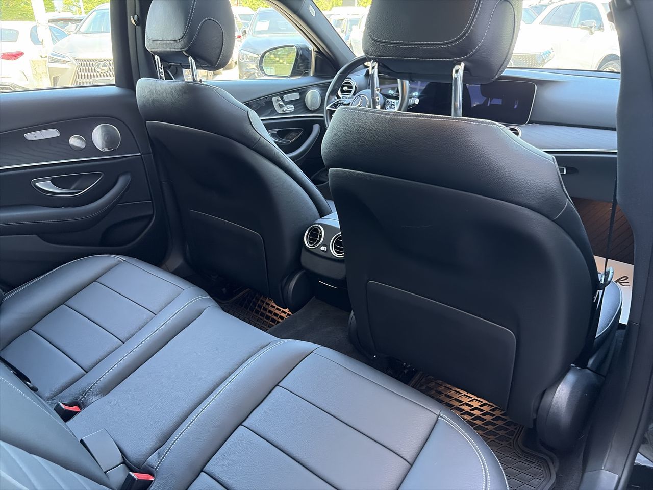 2022  E350