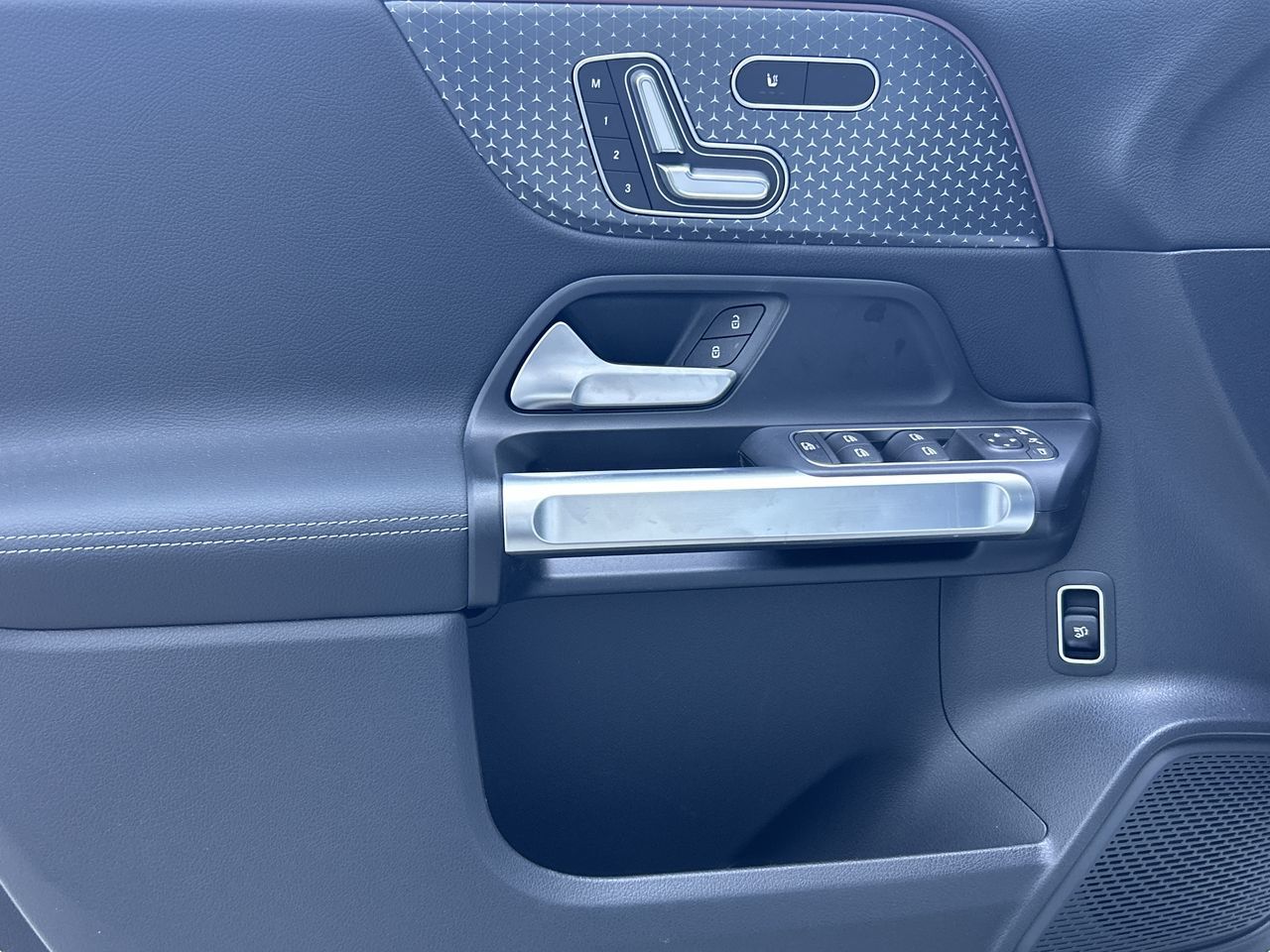 2025 Mercedes-Benz EQB in Vancouver, British Columbia