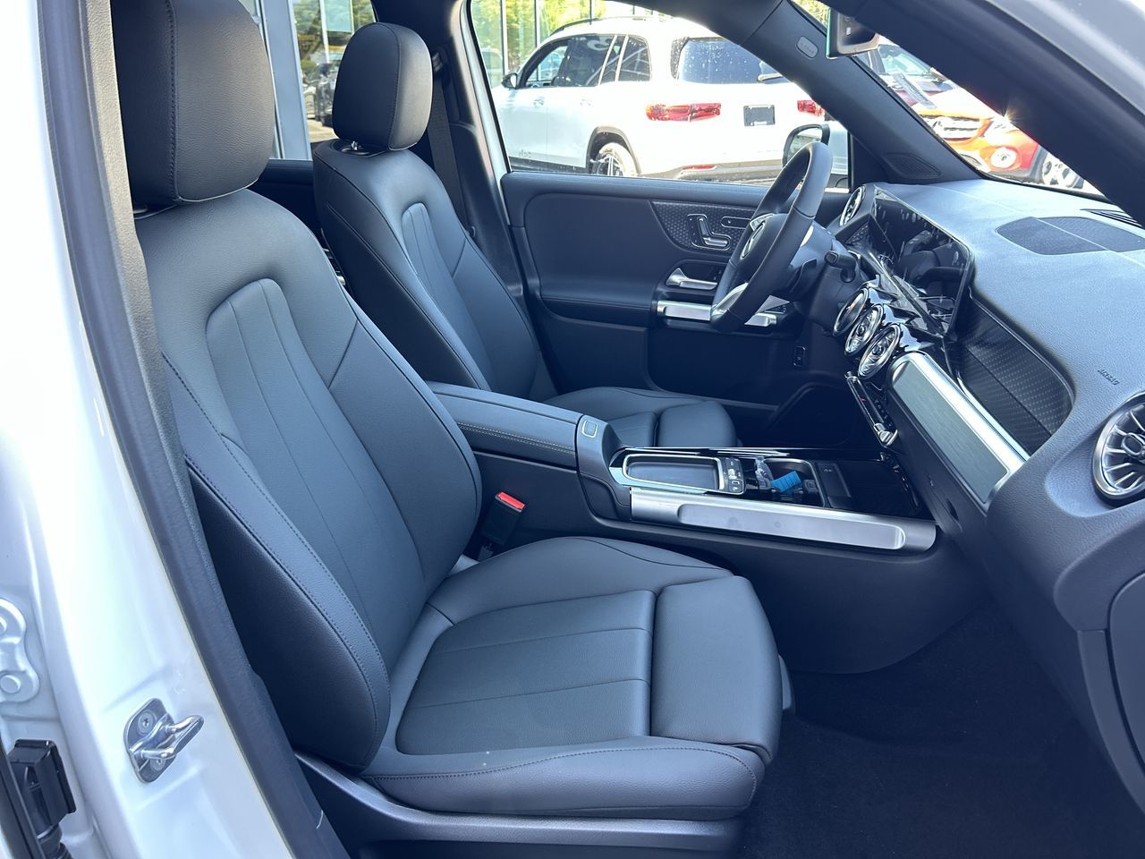 Mercedes-Benz EQB  2025 à Vancouver, Colombie-Britannique