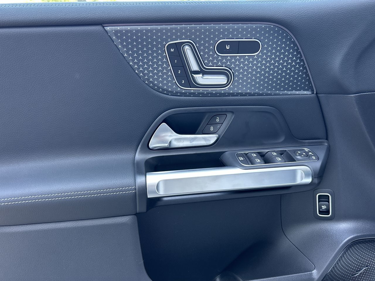 Mercedes-Benz EQB  2025 à Vancouver, Colombie-Britannique