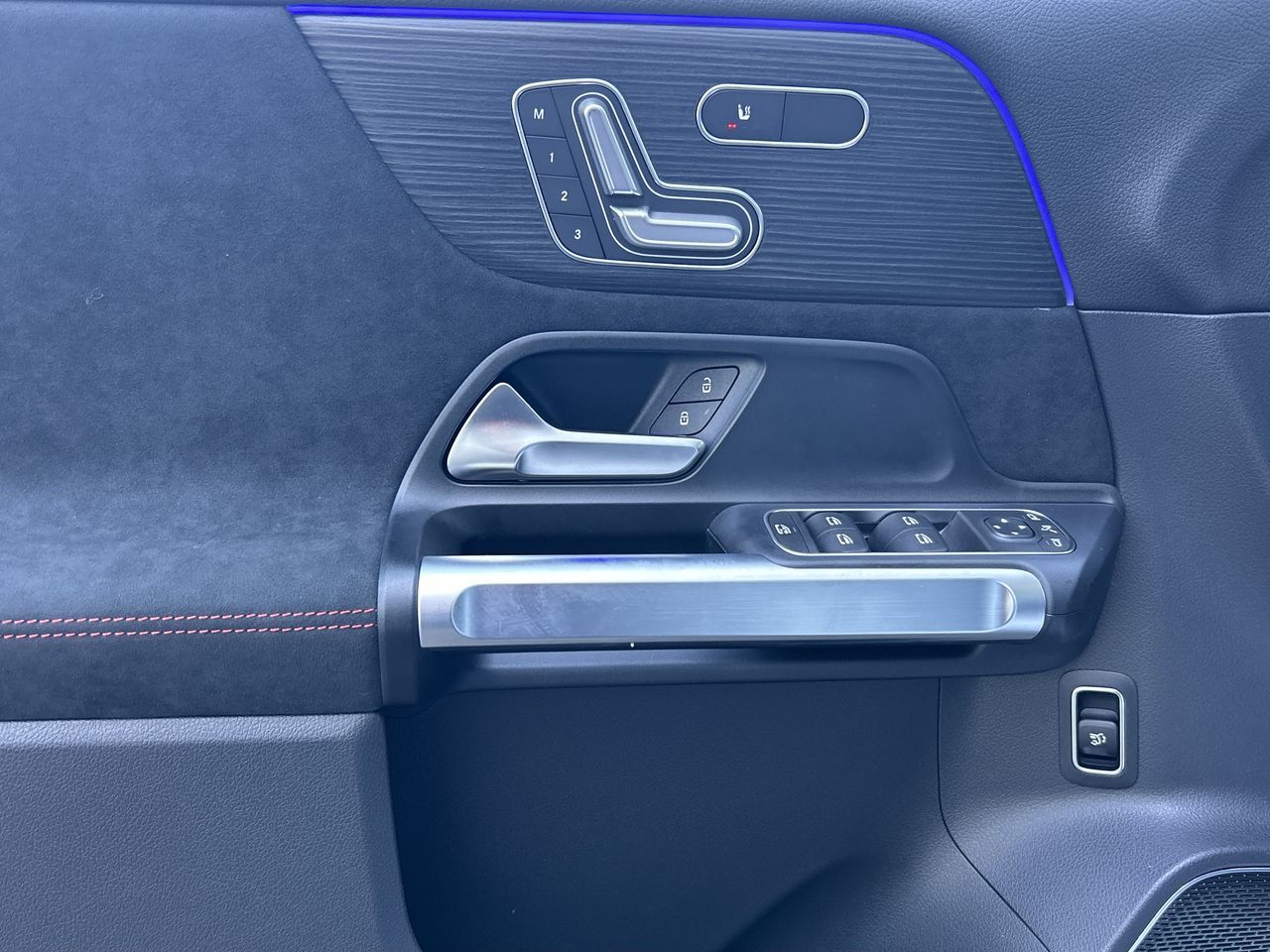 2024 Mercedes-Benz EQB300 in Vancouver, British Columbia