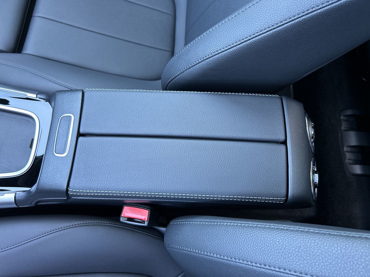 2024 Mercedes-Benz EQB300 in Vancouver, British Columbia