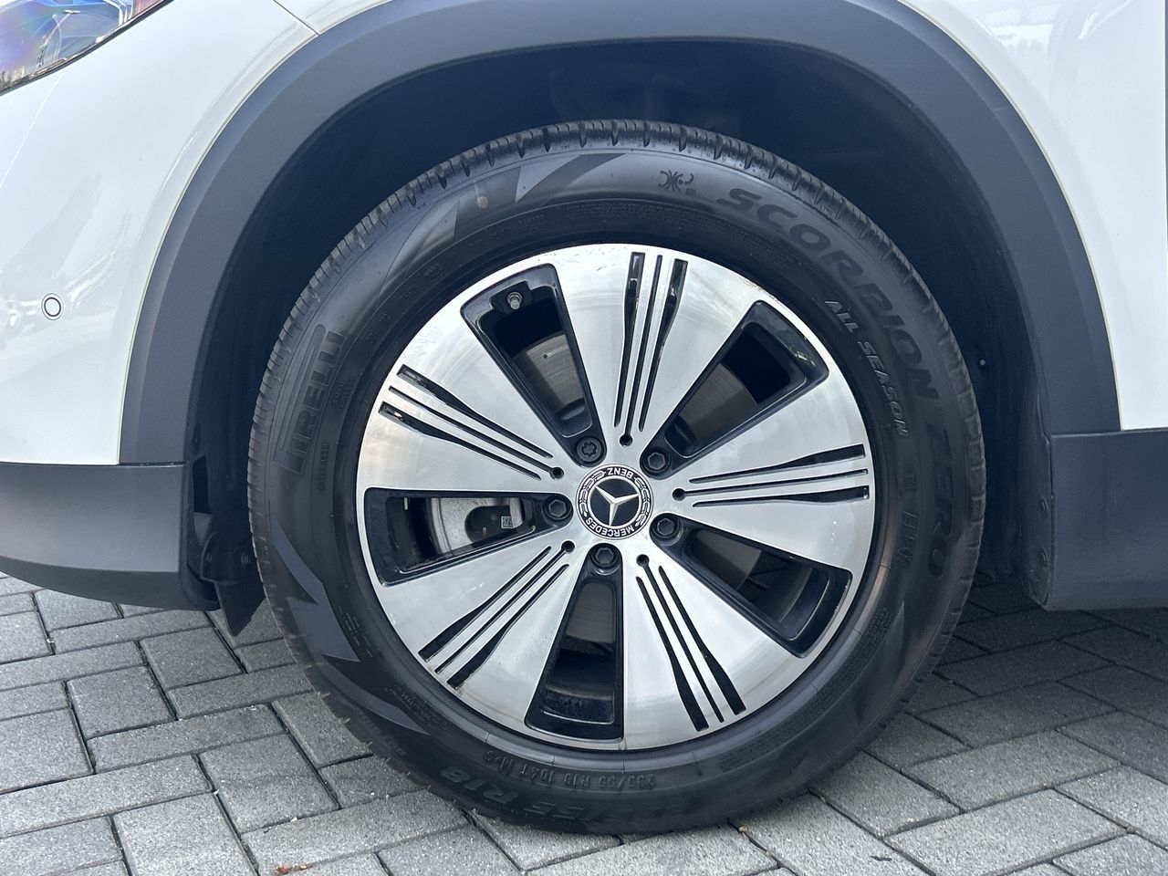 2024 Mercedes-Benz EQB300