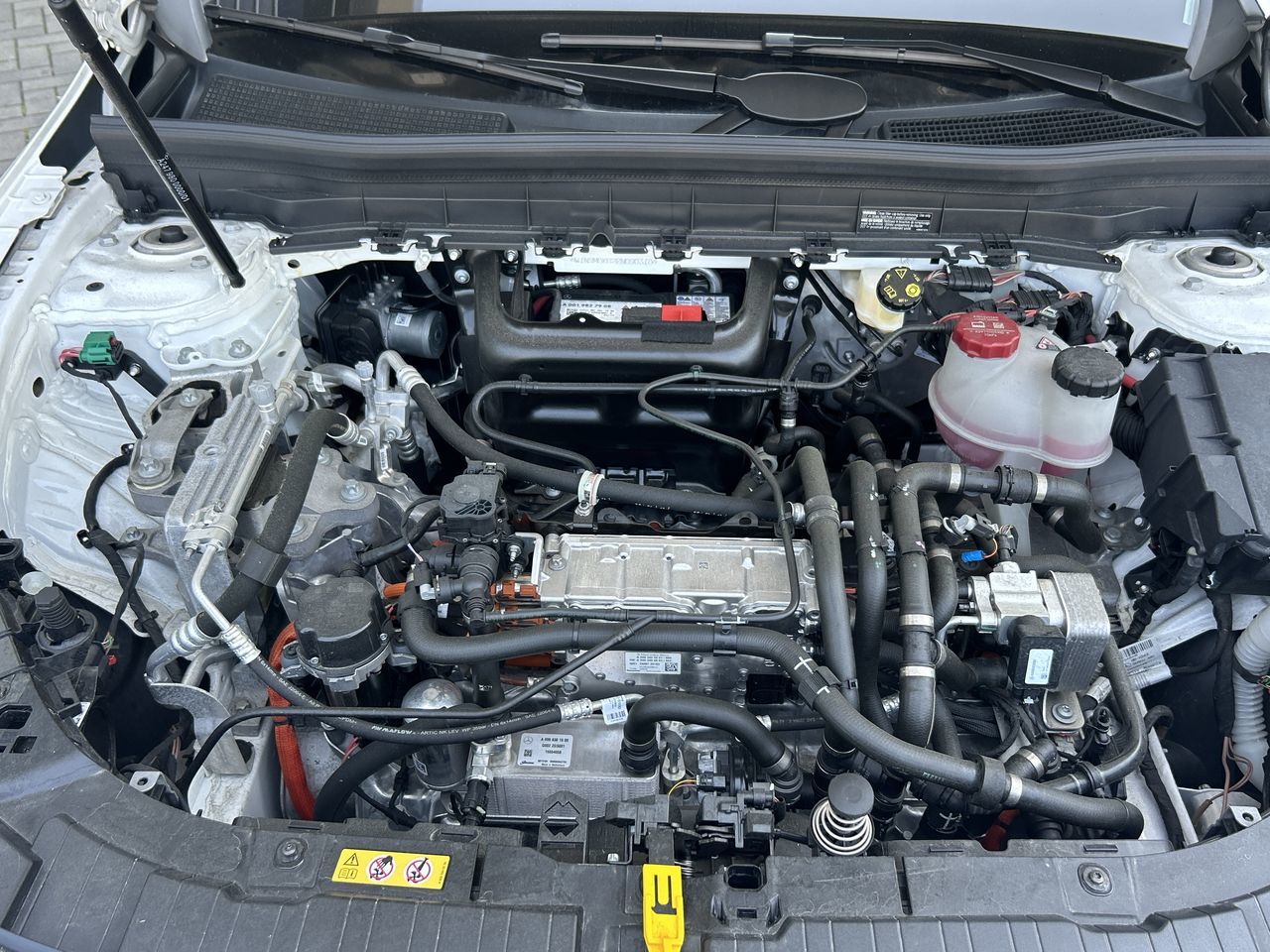 2024 Mercedes-Benz EQB300