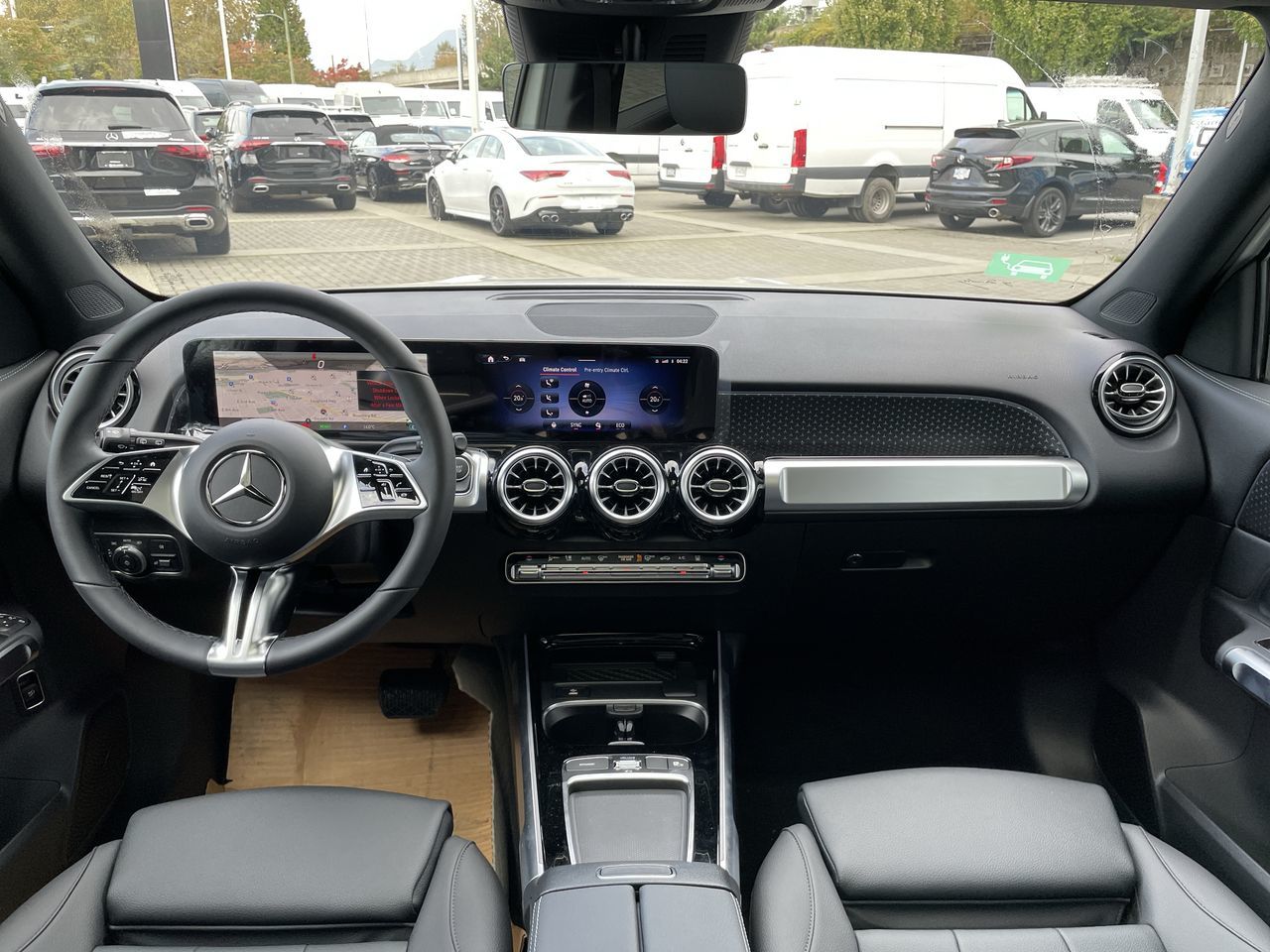 Mercedes-Benz EQB300  2024 à Vancouver, Colombie-Britannique