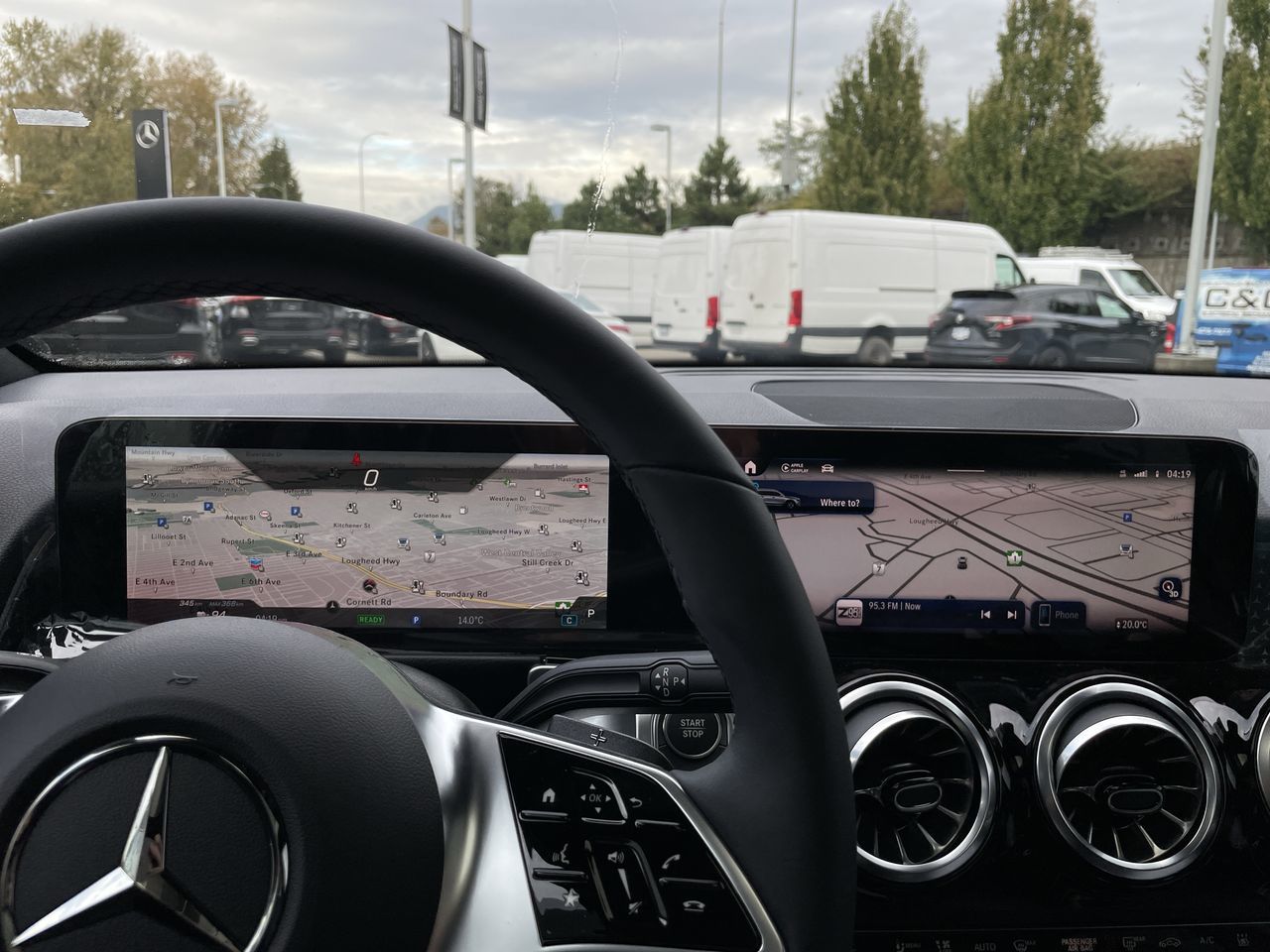 Mercedes-Benz EQB300  2024 à Vancouver, Colombie-Britannique