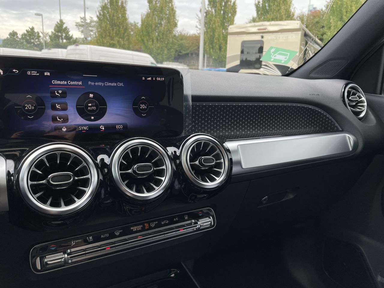 Mercedes-Benz EQB300  2024 à Vancouver, Colombie-Britannique