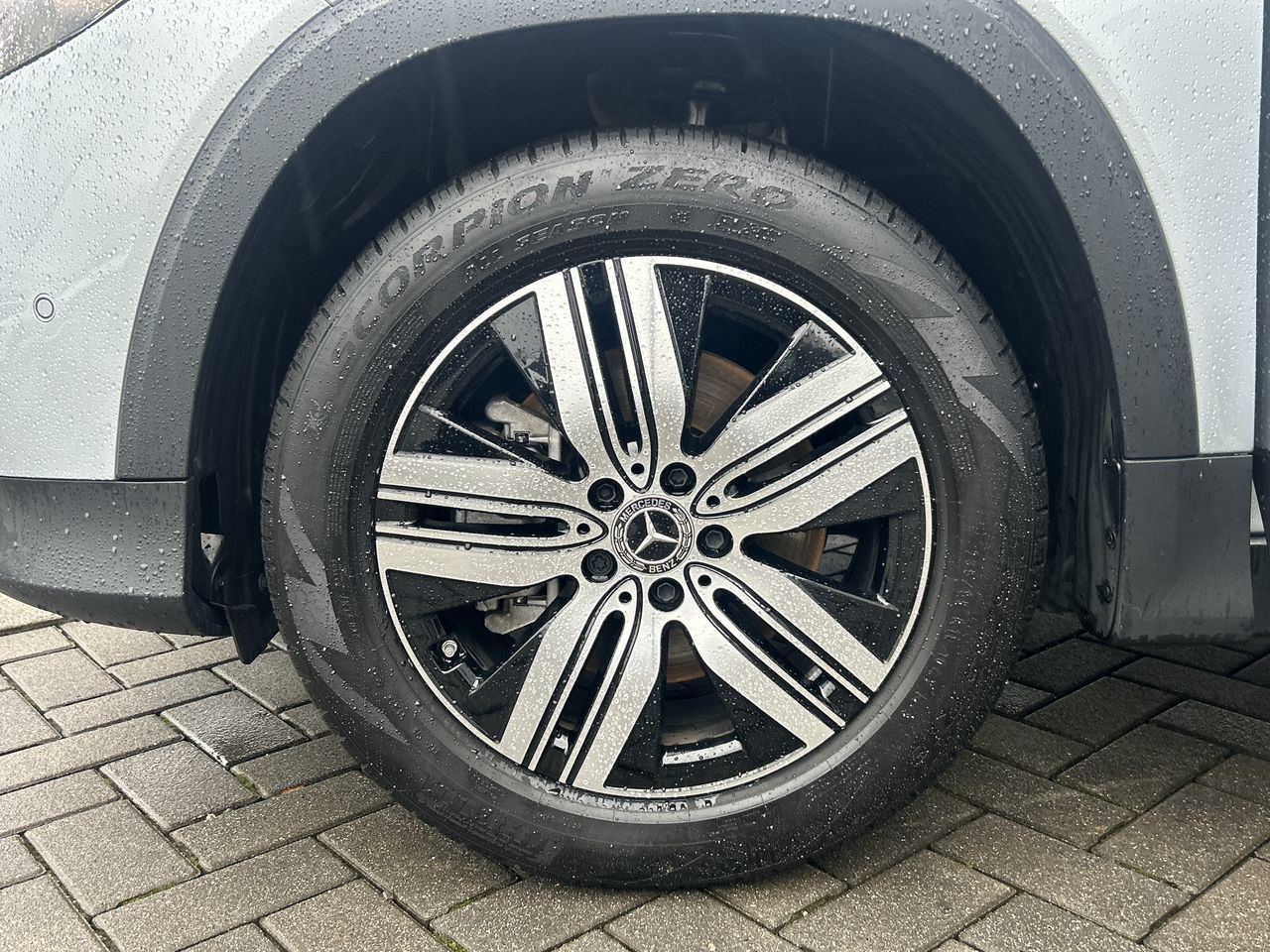 2024 Mercedes-Benz EQB300