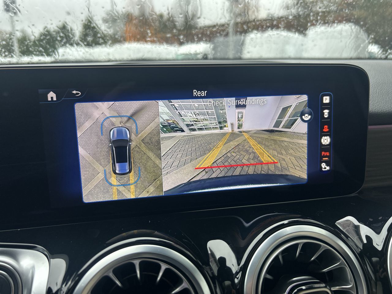 2024 Mercedes-Benz EQB300