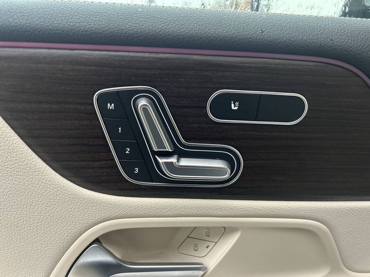 2024 Mercedes-Benz EQB300