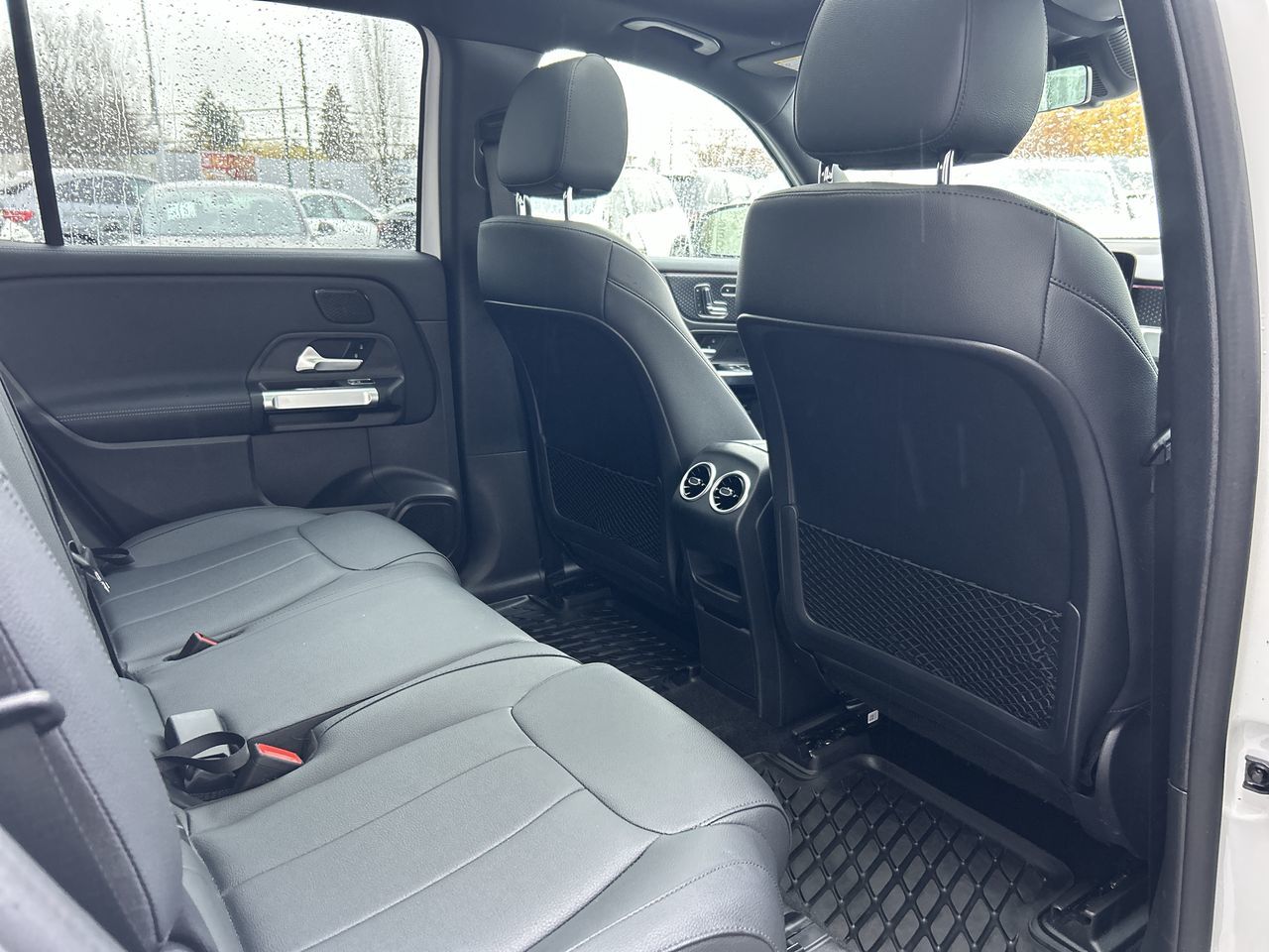 2024 Mercedes-Benz EQB300