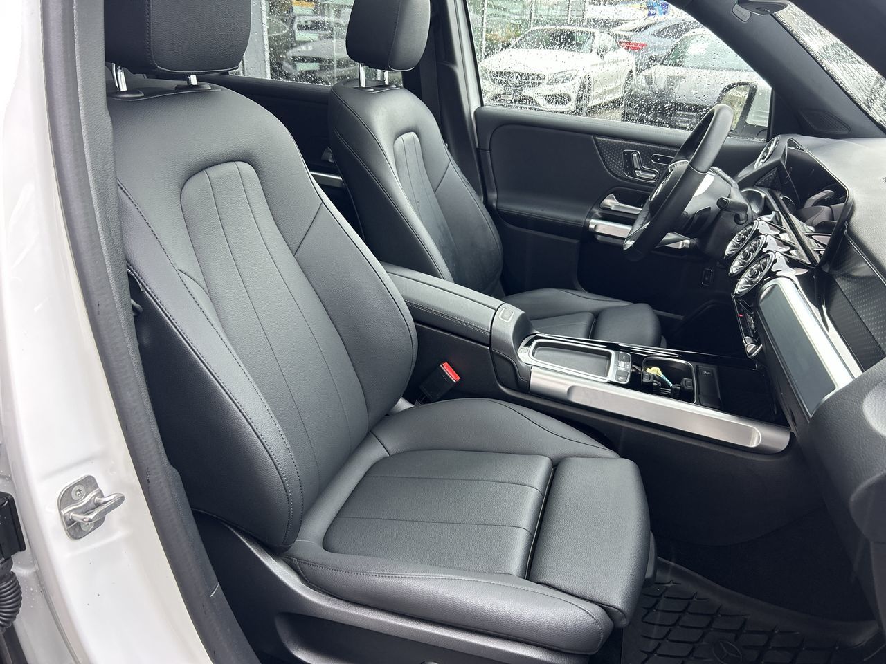 2024 Mercedes-Benz EQB300