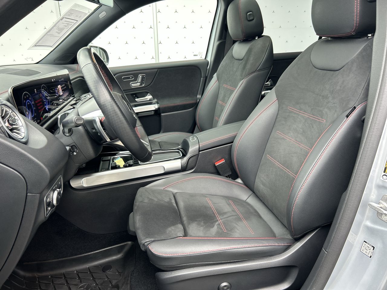 2024 Mercedes-Benz EQB300