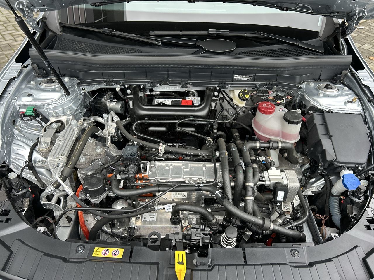 2024 Mercedes-Benz EQB300