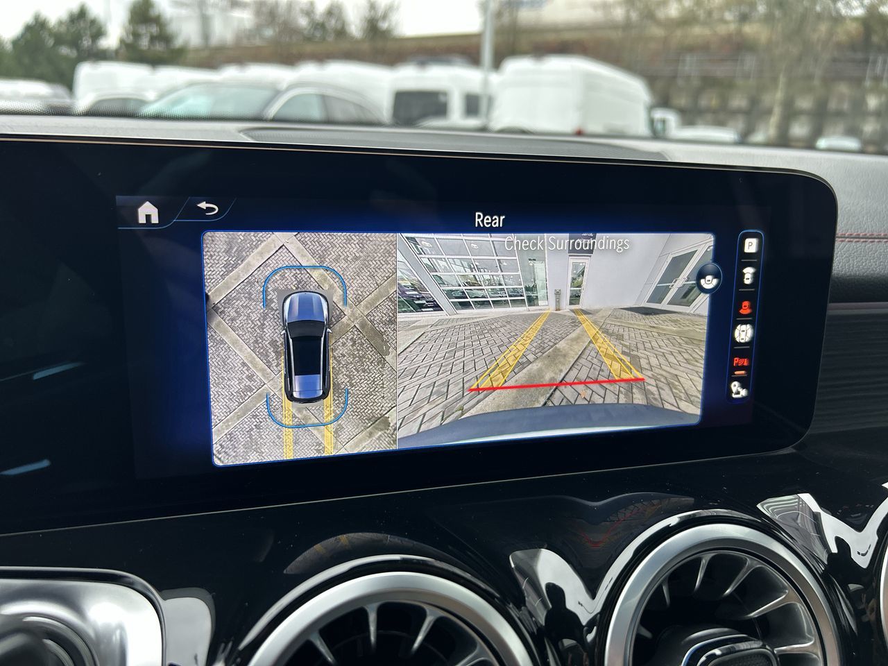 2024 Mercedes-Benz EQB300