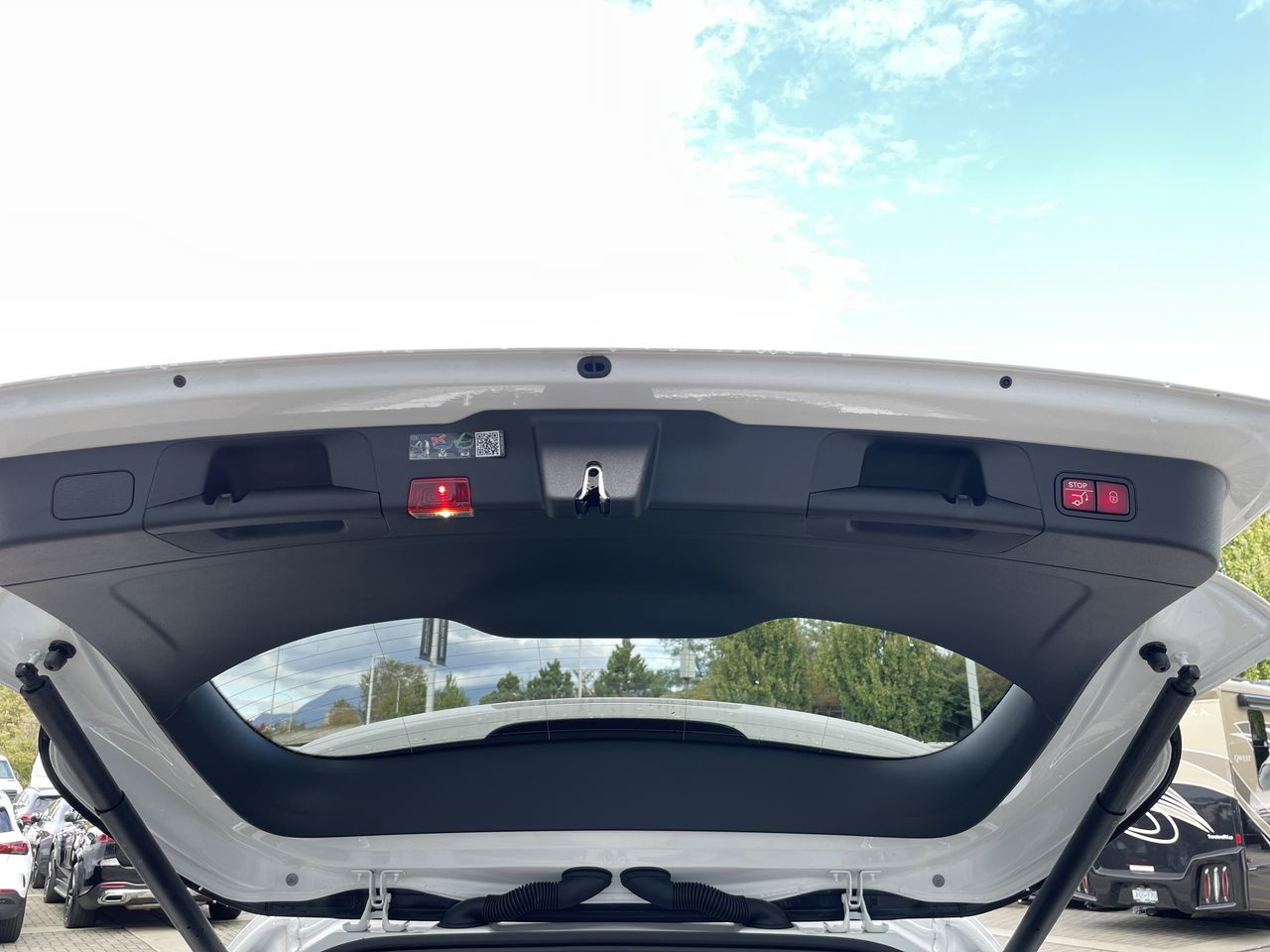 2024 Mercedes-Benz EQB300