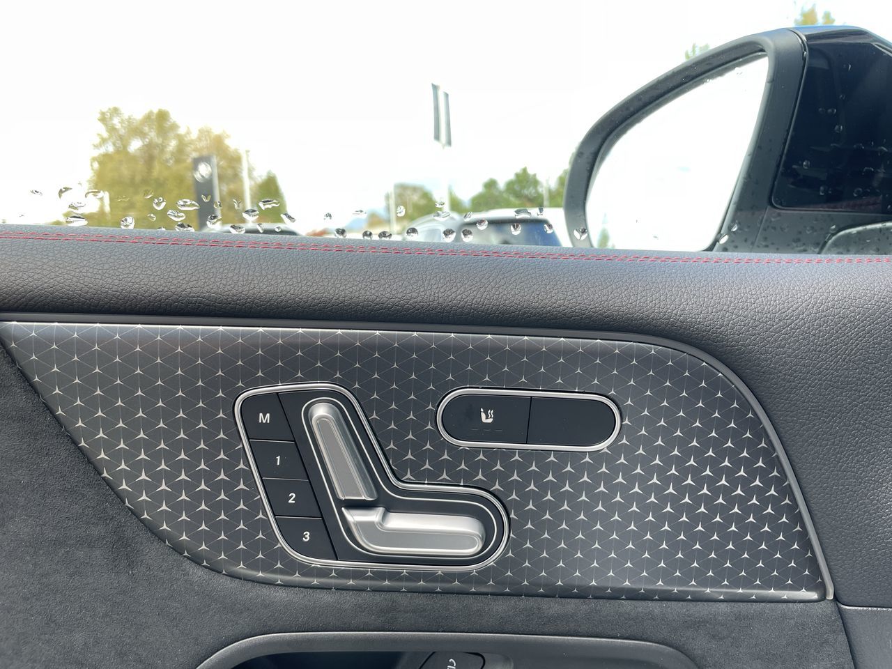 2024 Mercedes-Benz EQB300