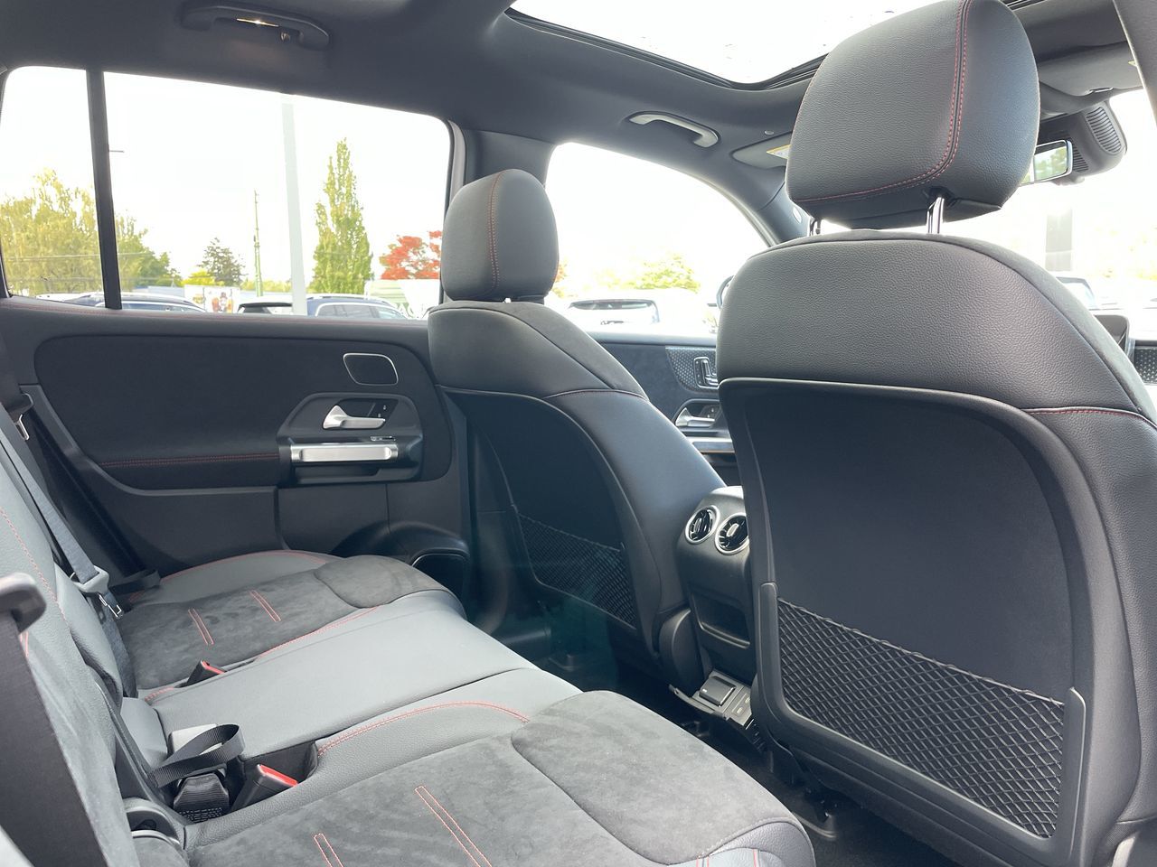 2024 Mercedes-Benz EQB300