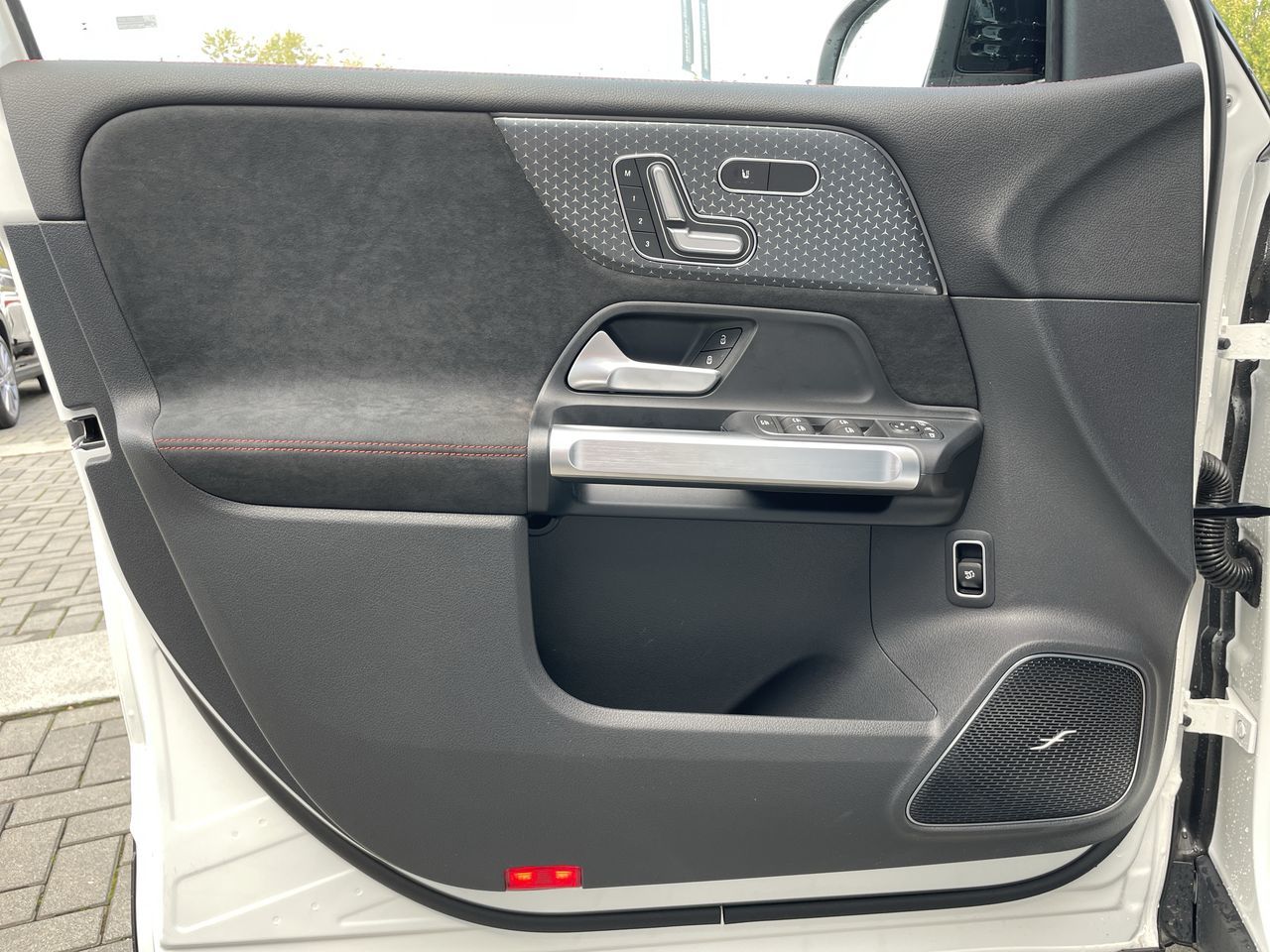 2024 Mercedes-Benz EQB300