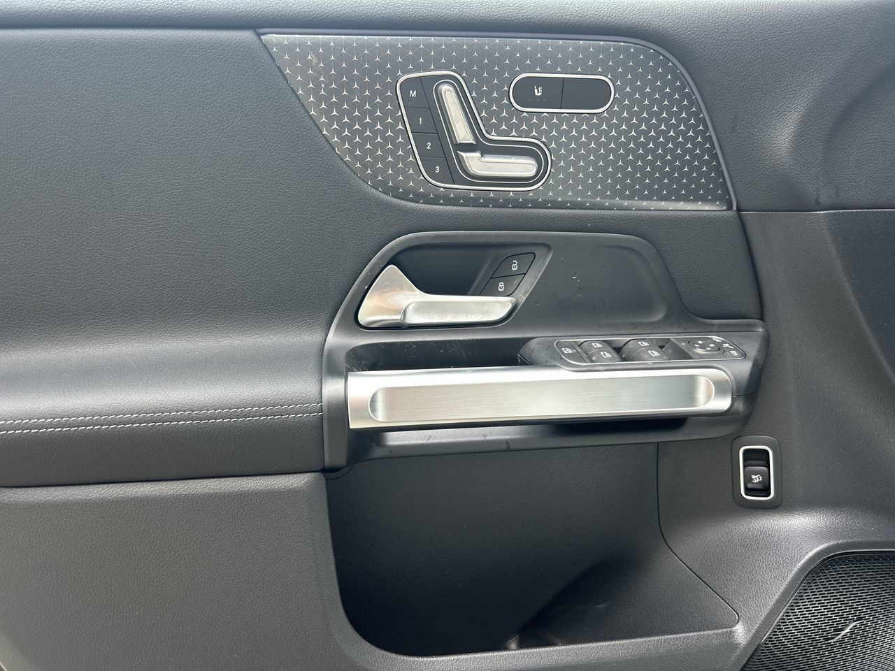 2025 Mercedes-Benz EQB in Vancouver, British Columbia