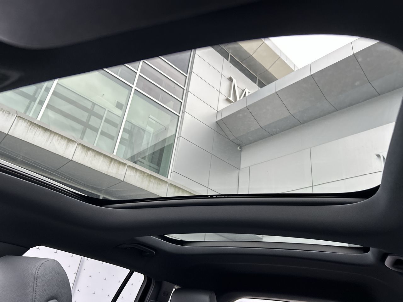 2025 Mercedes-Benz EQB300