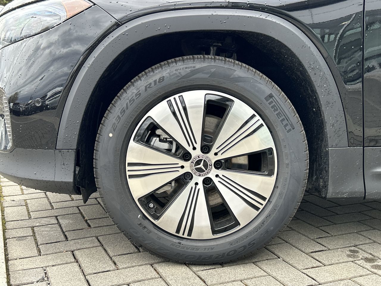 2025 Mercedes-Benz EQB300