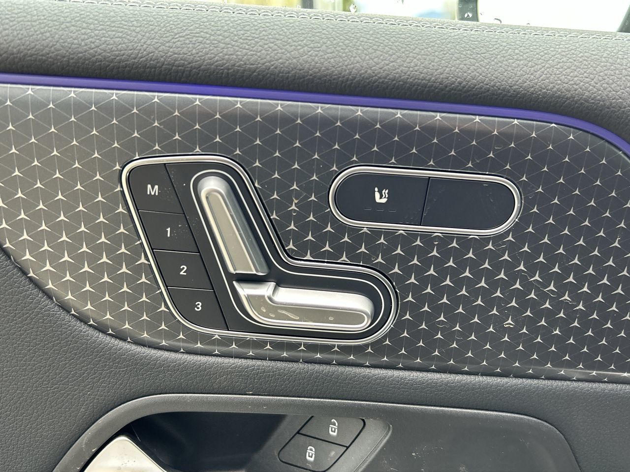 2025 Mercedes-Benz EQB300