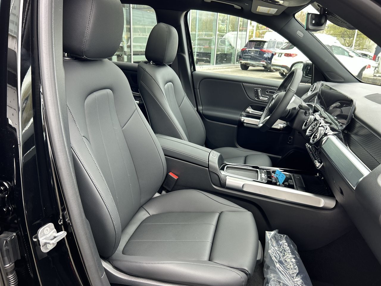 2025 Mercedes-Benz EQB300