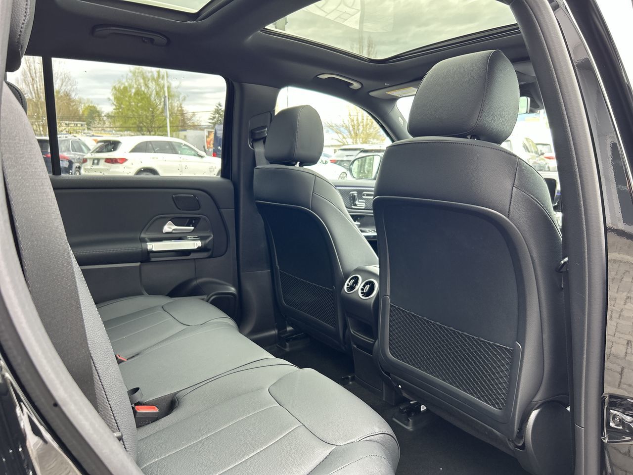 2025 Mercedes-Benz EQB300