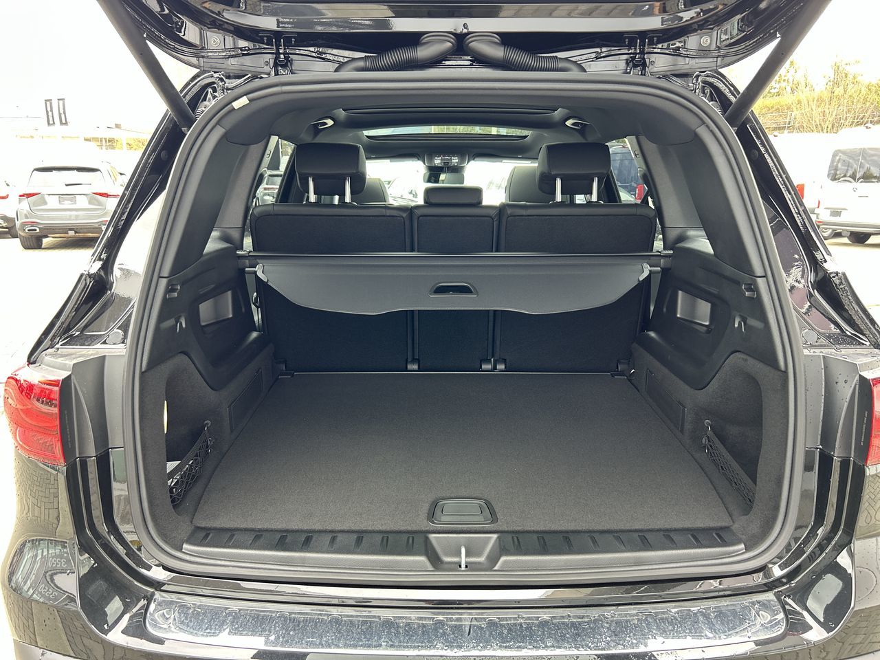 2025 Mercedes-Benz EQB300