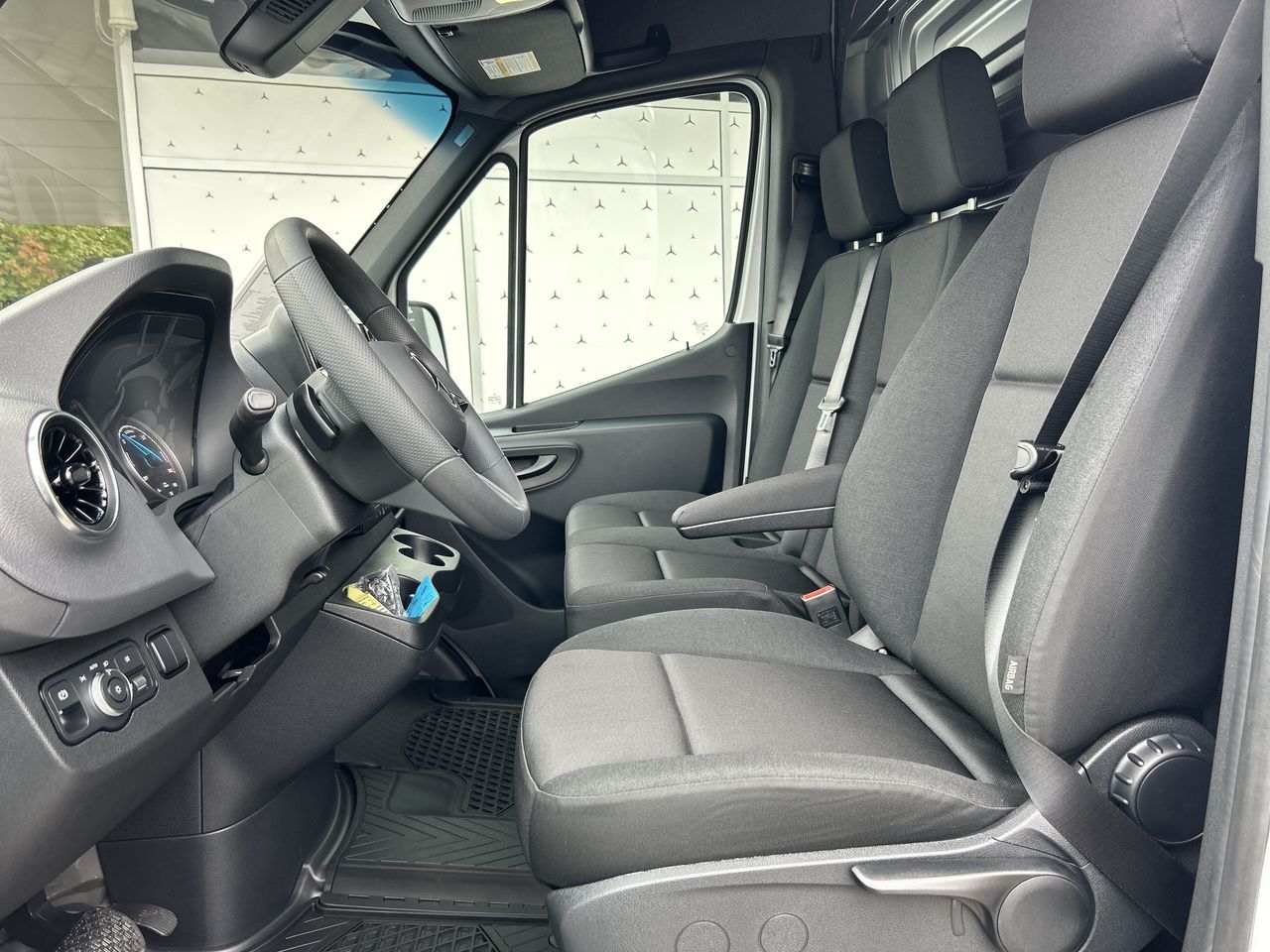 Mercedes-Benz ESprinter  2025 à Vancouver, Colombie-Britannique