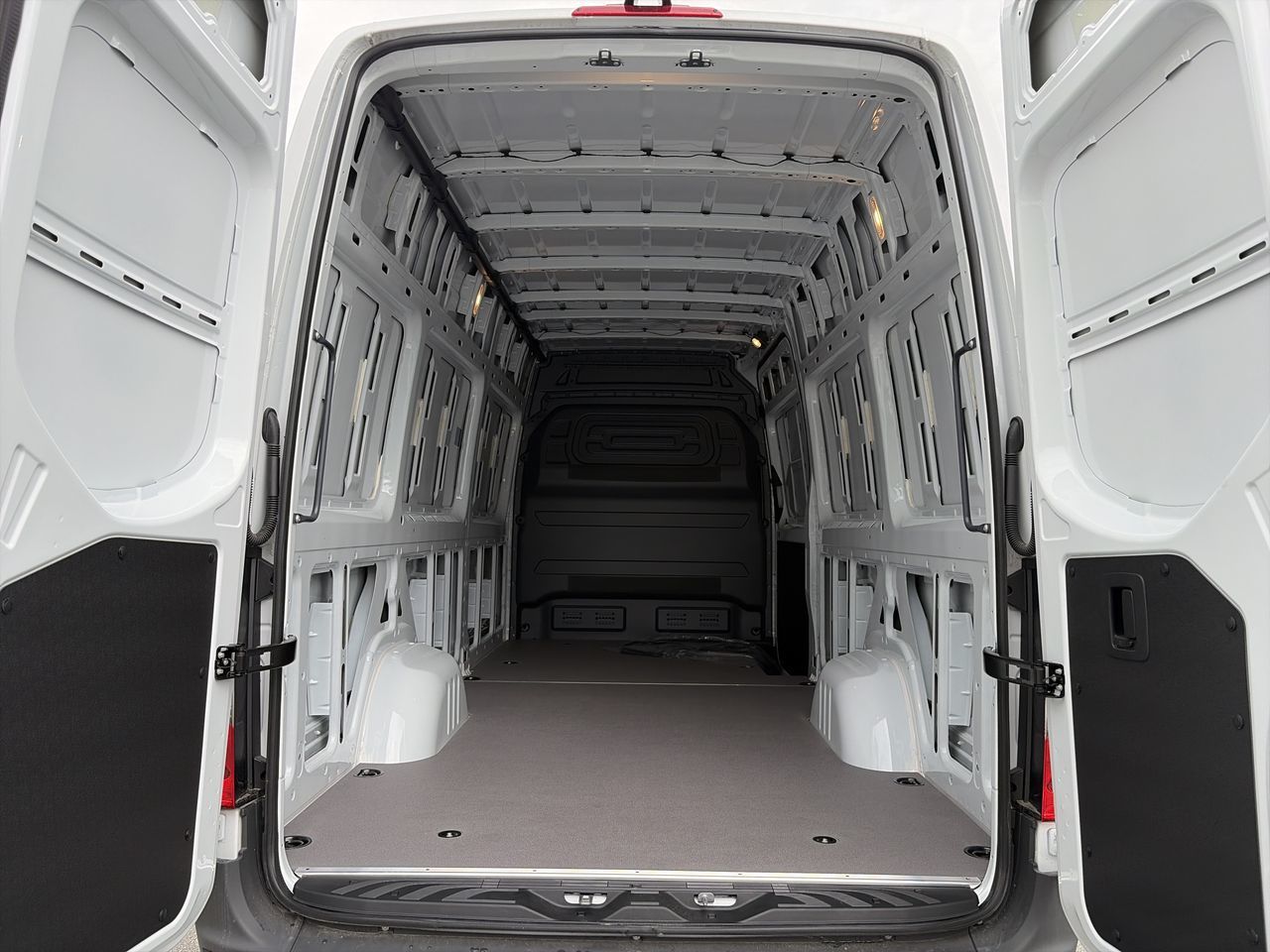 Mercedes-Benz ESprinter  2025 à Vancouver, Colombie-Britannique