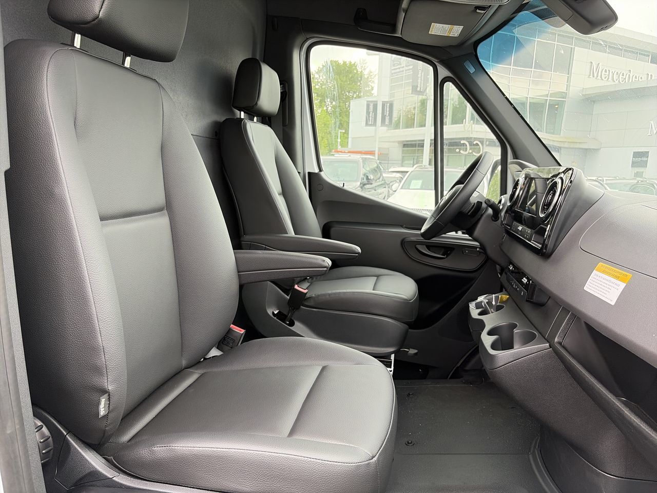 Mercedes-Benz ESprinter  2025 à Vancouver, Colombie-Britannique