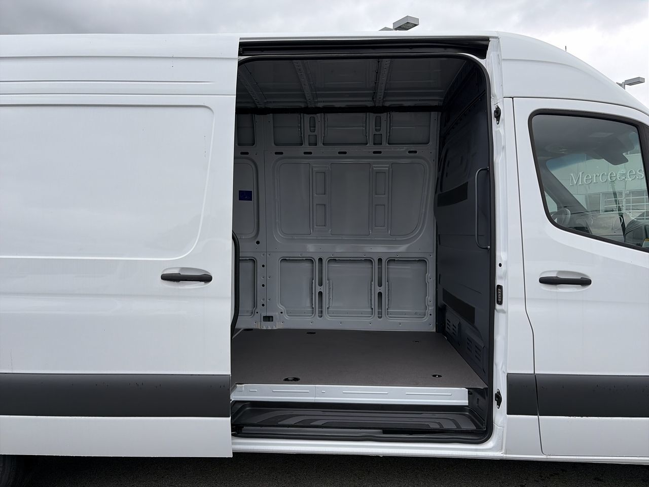 Mercedes-Benz ESprinter  2025 à Vancouver, Colombie-Britannique