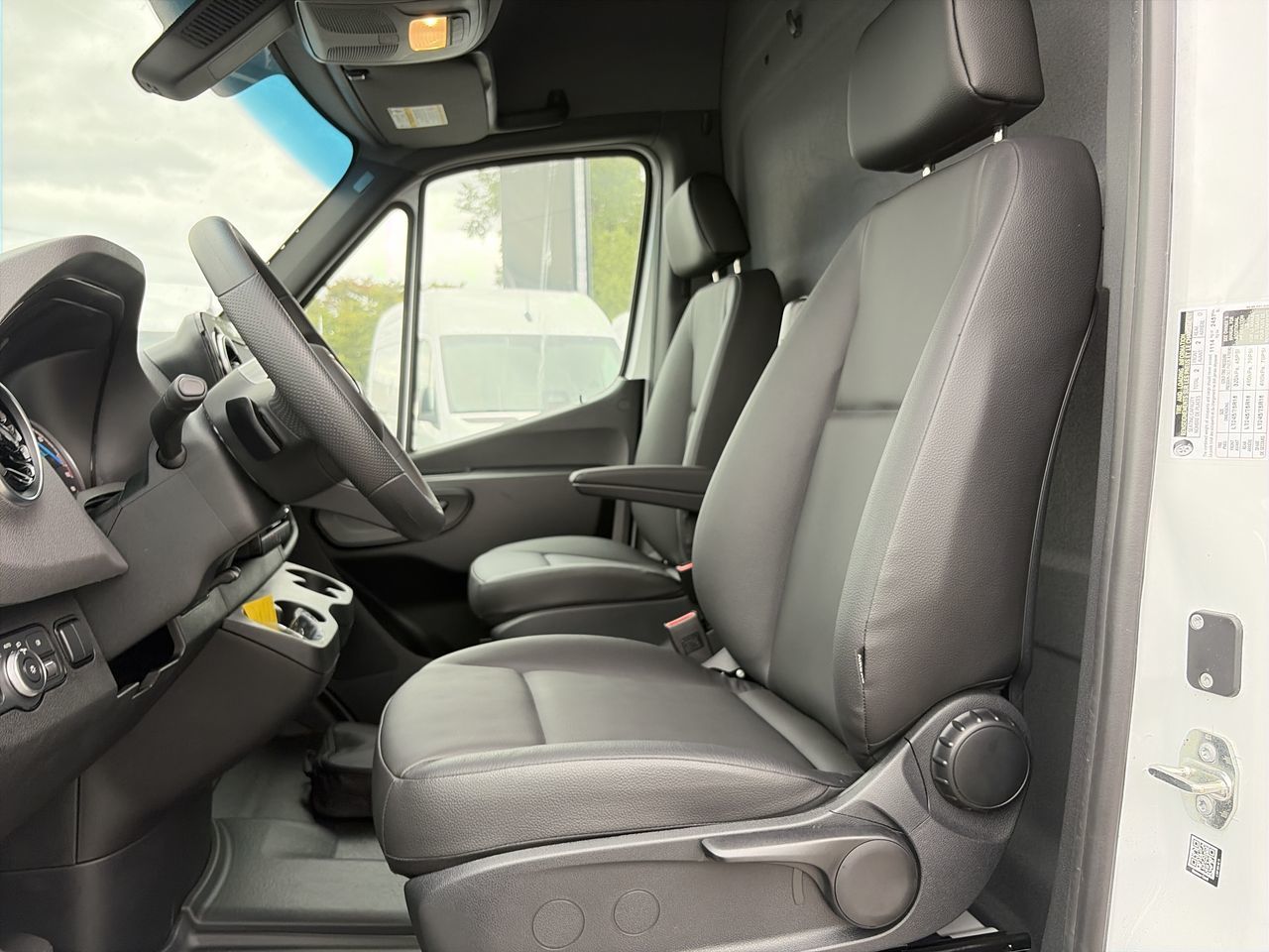 Mercedes-Benz ESprinter  2025 à Vancouver, Colombie-Britannique
