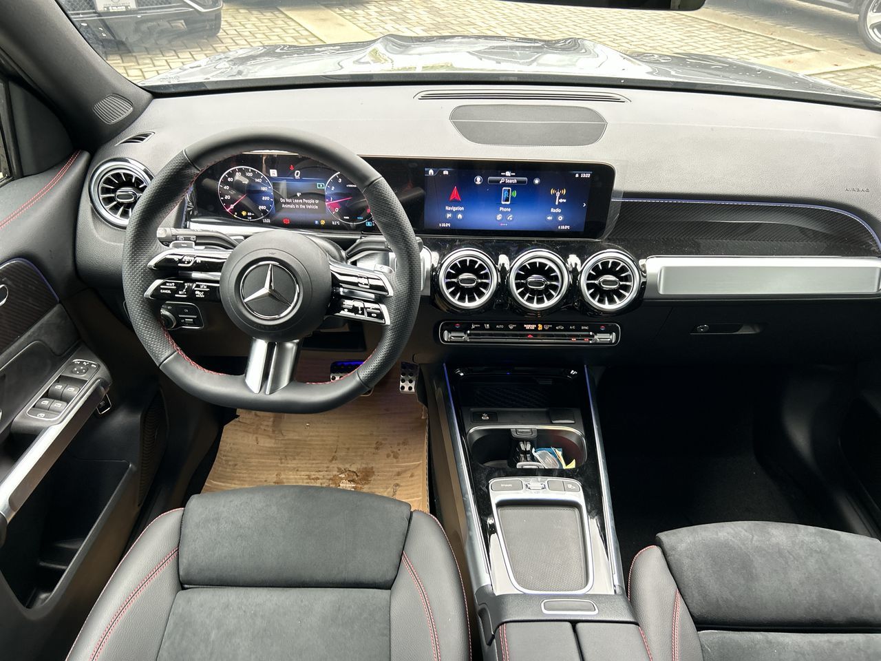 2025 Mercedes-Benz GLB in Vancouver, British Columbia