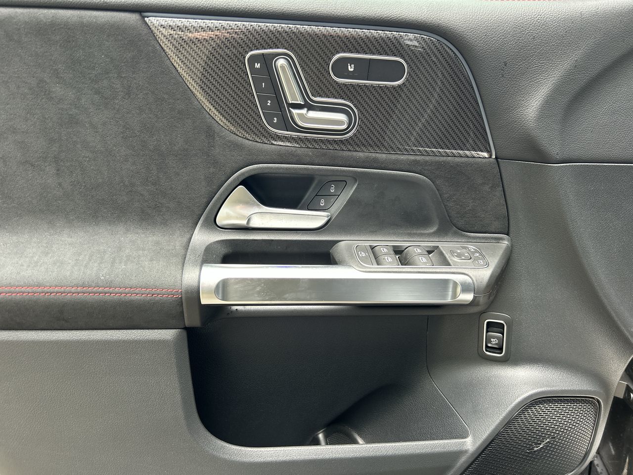 2025 Mercedes-Benz GLB in Vancouver, British Columbia
