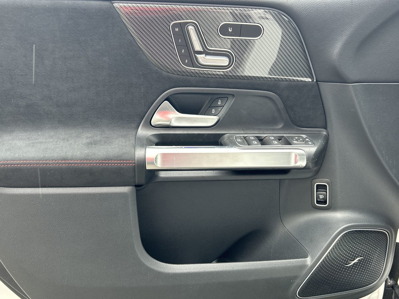 2025 Mercedes-Benz GLB in Vancouver, British Columbia