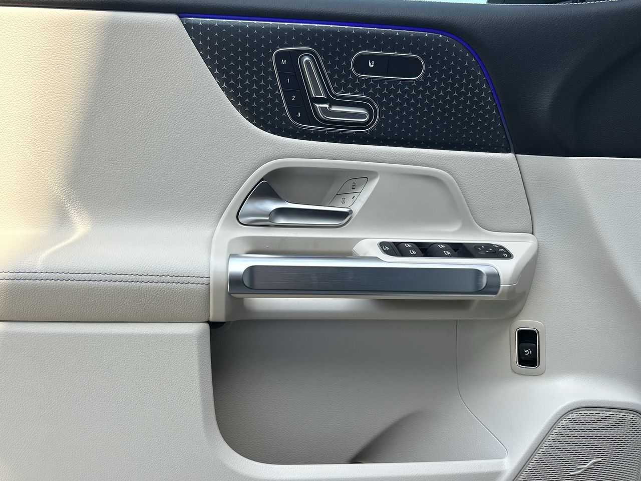 Mercedes-Benz GLB  2025 à Vancouver, Colombie-Britannique